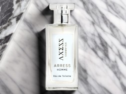 Univers ARRESS – fraîcheur boisée, lumière du matin, sophistication décontractée.